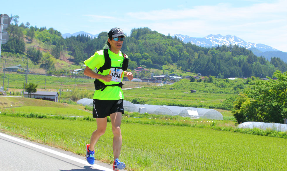 60K地点　丹生川の自然の中を走ります。